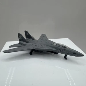 MAISTO Vintage F-14 Tomcat Fighter Jet Modellino Scala Navy Skull Crossbones - Foto 1 di 7