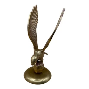 Aquila in ottone vintage su supporto a sfera ali sparse 8" Patriotic Hollywood Regency - Foto 1 di 12