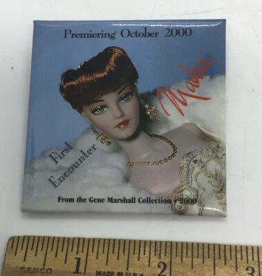 Las Galerías Ashton-Drake Colección Gen Muñecas Botón Pinback MADRA 2000 Foto 1 de 2