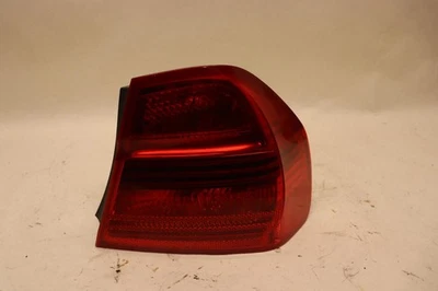 BMW 335I 2007-2008 sedán luz trasera derecha del lado del pasajero lámpara OEM Foto 1 de 4