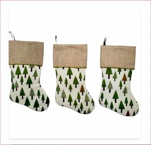 Medias de Navidad 17 pulgadas grandes estampado de árboles y arpillera decoración navideña lote de 3 piezas - Imagen 1 de 9