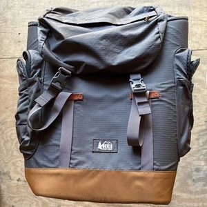 REI Co-op Cool Trail Pack Cooler 20 Can+ Daypack L backpack Gray & Gold - Picture 1 of 12