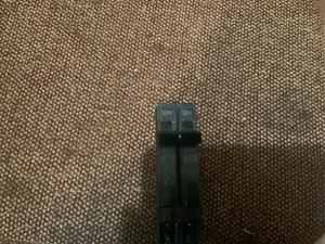 THQP220 SIMENS CIRCUIT BREAKER - Picture 1 of 2