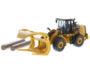 1:64 Scale Caterpillar 950M Wheel Loader with Log Fork (85635) - Picture 1 of 3