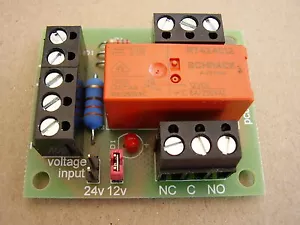 Handy little Relay board, 12/24v DC selectable coil i/p - Picture 1 of 3