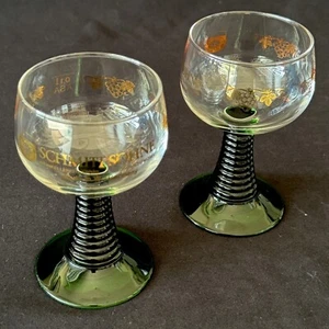 Lote de 2 copas de vino cordiales verdes Schmitt Sohn de Alemania Occidental vástago acanalado - Imagen 1 de 3