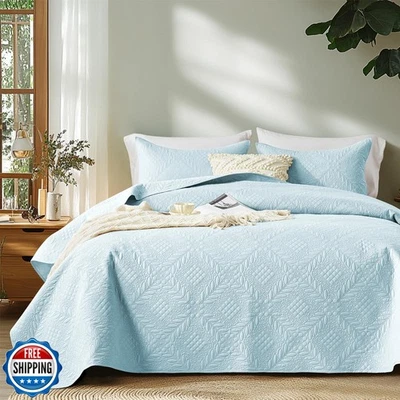 FLYMME Quilt King Size,Lightweight Sky Blue Bedspreads,Vintage Olive Leaf Pat - Image 1 of 4