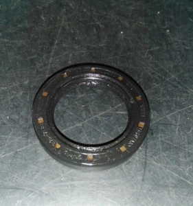 Volvo 9480961 Transfer Case Output Shaft Seal/SEAL, transfer Case - Picture 1 of 1
