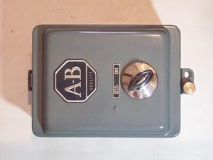 MANUAL STARTER ALLEN BRADLEY VINTAGE 1209 SIZE 0 3 PHASE TYPE 12 VAC 110 220 440 - Picture 1 of 9