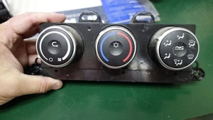 Mahle Cab HVAC Controls A22-73671-003 - Picture 1 of 4