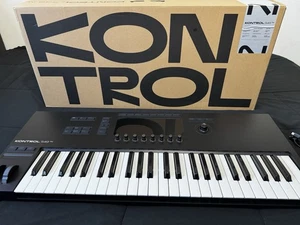 Native Instruments Kontrol S49 MK3 49-Key MIDI Keyboard Controller - Picture 1 of 11