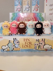 Pin For Love V4 Plüsch Anhänger - Bild 1 von 31