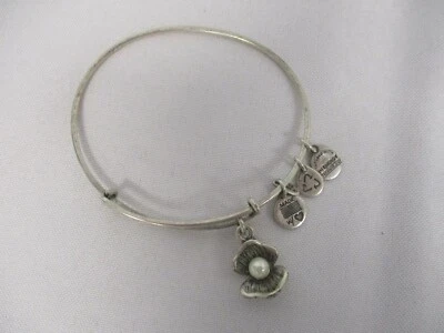 ПОДПИСАННЫЙ БРАСЛЕТ С БРЕЛОКАМИ ALEX & ANI с РАКОВИНОЙ МОЛЛЮСКА - Изображение 1 из 3