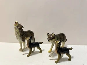 Safari Holz Wolf heulende Figur Tier Display Spielzeug Kunststoff 1990 EX 4 Lot - Bild 1 von 3