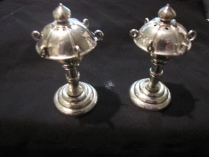 Japanese silver set of salt & pepper shakers in form of a garden lanterns - Picture 1 of 5