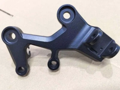 2017-2025 Kawasaki Z400 Ninja 400 FRONT Foot Peg Pedal Bracket Mount - Right Foto 1 de 4