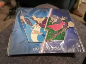 Pin Merlín vs Madam Mim - D23 Disney Heroes vs Villains 2024 WDI MOG LE 400 - Imagen 1 de 2