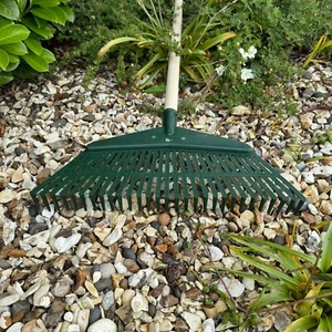 39cm Wide Heavy Duty Plastic Rake Head Lawn Leaf Leaves Garden + 115cm Handle - Picture 1 of 12