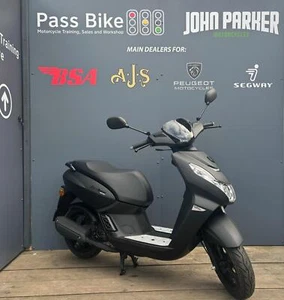 Peugeot Kisbee Black Edition 50cc Automatic Twist and Go Scooter - Picture 1 of 9