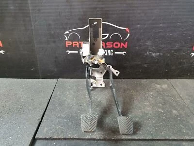 Conjunto de embrague y pedal de freno Mitsubishi Mirage 2014 Foto 1 de 4