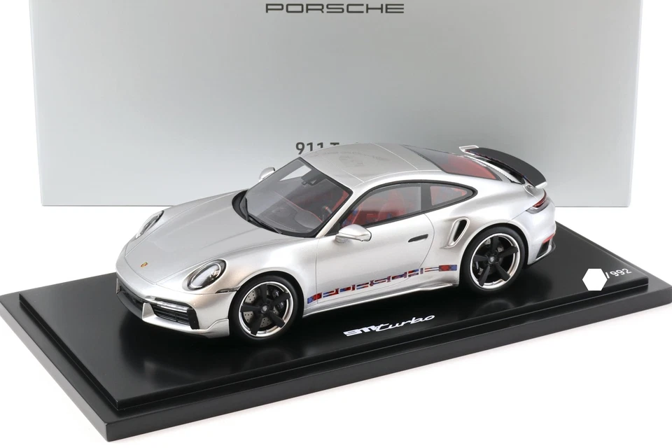 1:18 Spark Porsche 911 992 Turbo Sonderwunsch First Turbo Argento WAP DEALER - Immagine 1 di 4