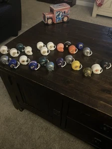 Vintage Mini NFL Football Helme 24 Stück - Bild 1 von 4