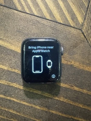 Apple Watch Series 4 40mm Aluminum Case - Image 1 of 2