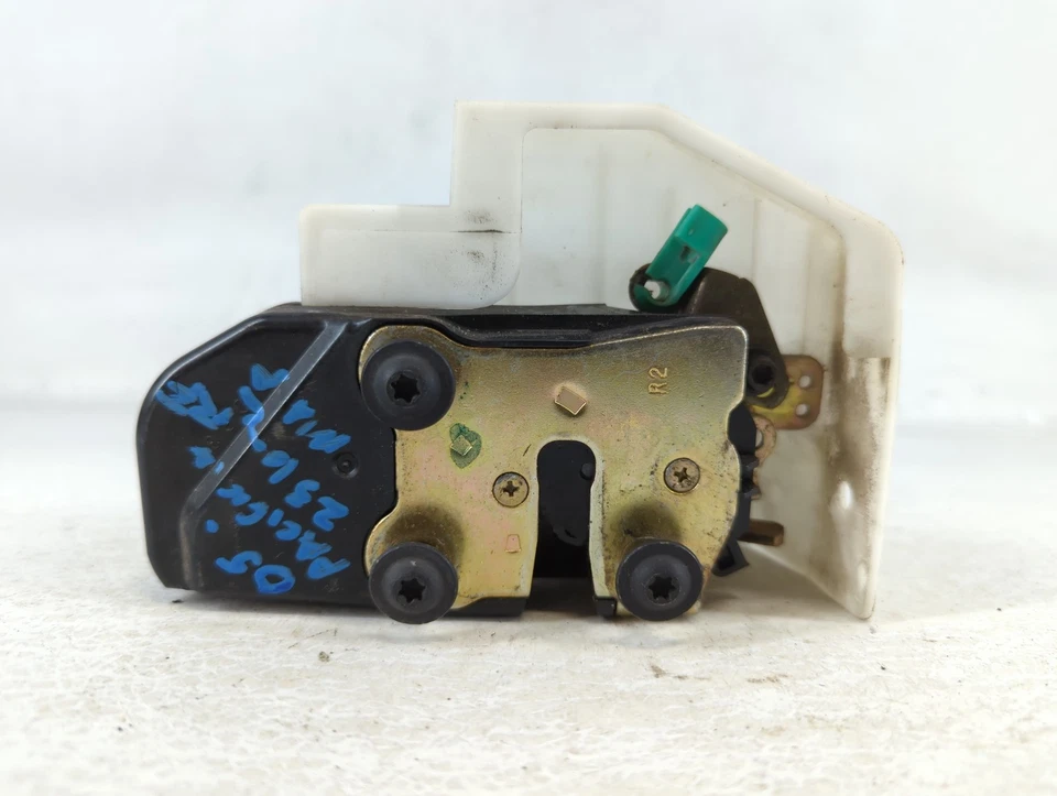 Chrysler Pacifica 2005 actuador de bloqueo de pasajero delantero derecho JBXIG Foto 1 de 4