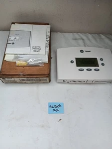 Trane Thermostat XR401 TCONT401AN21MAA Digital Non-Programmable - Picture 1 of 6
