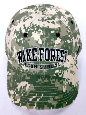Sombrero ajustable con tirantes camuflado Wake Forest High School Carolina del Norte para hombre  Foto 1 de 4