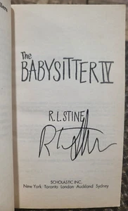 LIBRO AUTOGRAFIADO FIRMADO RL STINE THE BABYNITTER/GOOSEBUMPS RARO CON CERTIFICADO DE AUTENTICIDAD AUTÉNTICO - Imagen 1 de 4