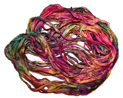 Hilo de cinta de seda Sari reciclado de 10 yardas rojo verdoso paraíso Foto 1 de 2