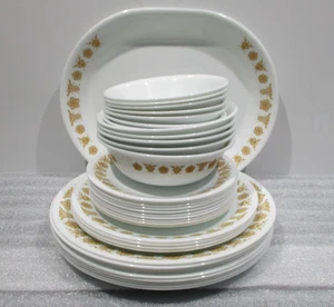 Corelle G. Butterfly 9 dinner, 4 salad, 10 dessert, 5 bowls, 7 berry, 1 serving - Picture 1 of 15