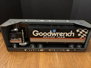 Vintage NYLINT GMC 18-Wheeler Semi - Mr Goodwrench Racing Team 911-Z Big Rig NOS - Picture 1 of 18