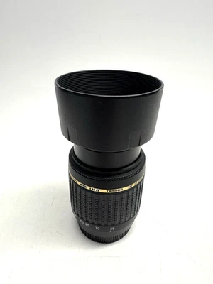 Tamron LD AF Di ll LD Macro 55-200mm f/4.0-5.6 LD Di-II AF SLR Camera Lens Hood - Image 1 of 4