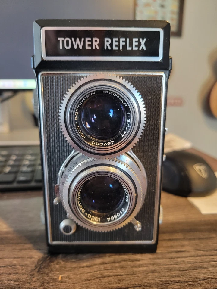 Винтажная зеркальная камера Tower Reflex TLR с двумя объективами - Изображение 1 из 4