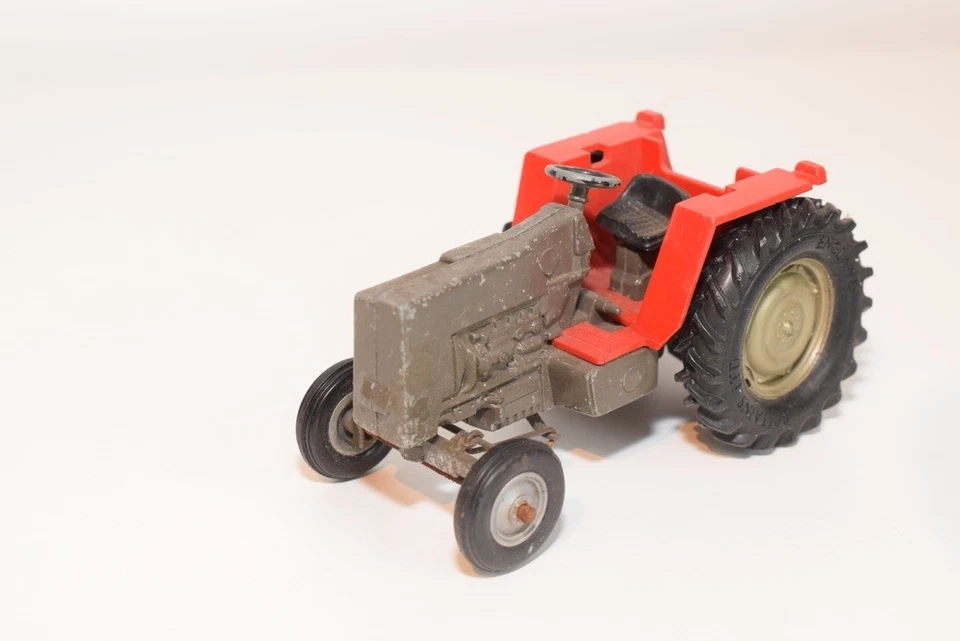 TRACTOR B95 1:32 GRAN Bretaña mf massey ferguson rojo gris buen estado. Foto 1 de 4