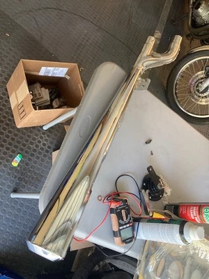 Silenciador lateral izquierdo Suzuki GS750 1977 Foto 1 de 4