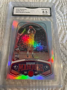 JORDAN POOLE WARRIORS 2019 CHRONIKEN MARQUEE ROOKIE RC # 264 BEWERTET 8,5 L@@K - Bild 1 von 2