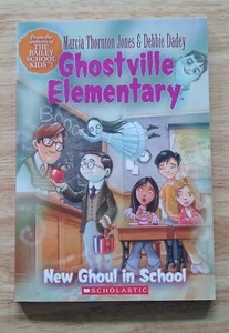 Ghostville Elementary New Ghoul in School Paperback Book-New - Imagen 1 de 2