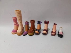 Vintage Barbie Puppe - Auswahl seltsamer Schuhe für Ersatzteile Outfit DEL195 - Bild 1 von 2
