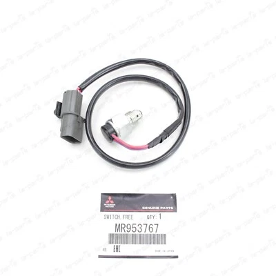 NOVO GENUÍNO MITSUBISHI 2001-2006 MONTERO INTERRUPTOR EMBREAGEM RODA LIVRE MR953767  - Imagem 1 de 4