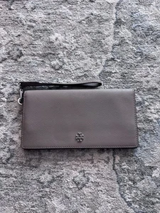 Tory Burch Emerson Women TAUPE GRAY Leather Slim Envelope Wristlet Wallet - Picture 1 of 11