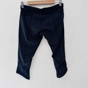 Lulu Lemon Woman’s Size 8 Leggings - Black - Aus Postage FAST - Picture 1 of 10