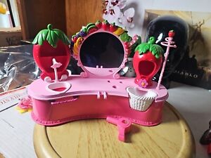 Strawberry Shortcake 2006 Fruity Beauty Salon Playset Spa Day Missing Peices 