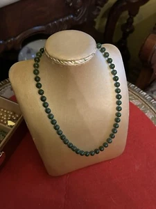 Bella Collana In Giada Verde Scuro Vintage - Imagen 1 de 4