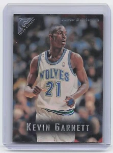 1995-96 Topps Gallery - New Editions Kevin Garnett #41 (RC) - Picture 1 of 2