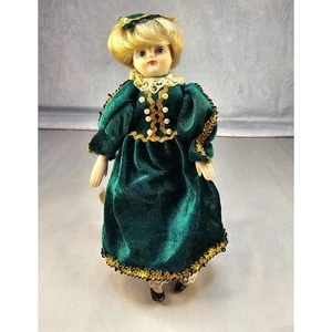 Muñeca irlandesa de porcelana vintage de House of Lloyd - Navidad alrededor del mundo - Imagen 1 de 4