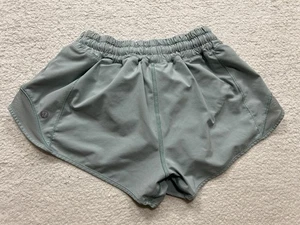 Lululemon Hotty Hot Shorts 2” Inseam Size 4 Sea Foam Green - Picture 1 of 9