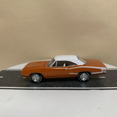 Johnny Lightning Auction Insanity 1970 Dodge Coronet Super Bee Orange/White NM - Image 1 of 4